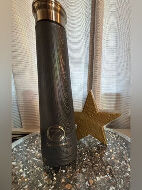 ✨ ZenOna360 Woodgrain Stainless Steel Insulated Bottle ✨
🖤 Sleek | Stylish